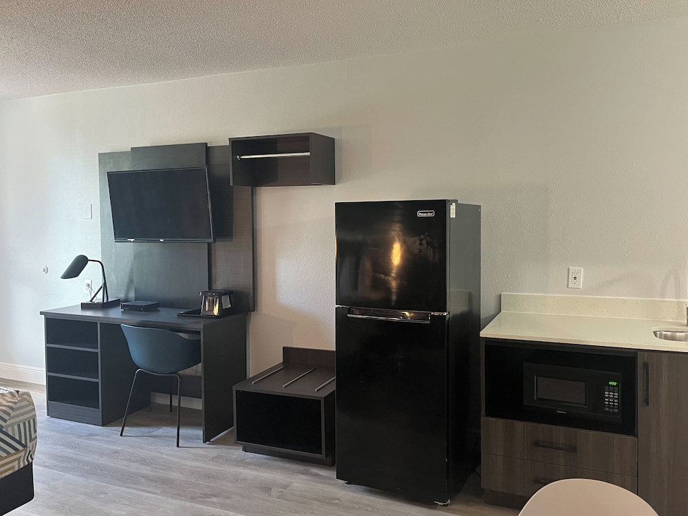 studio 6 hammond la i12 i55