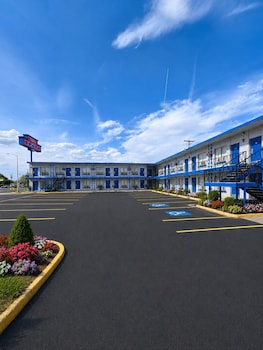 budget inn ontario