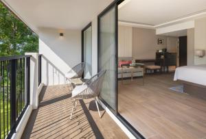 kahavadi chiang rai curio collection by hilton