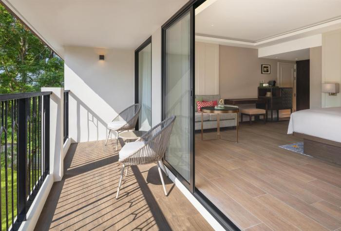 kahavadi chiang rai curio collection by hilton