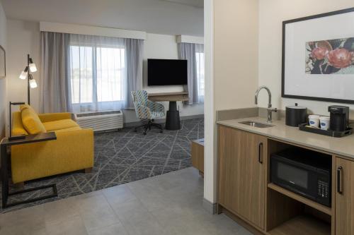 hampton inn and suites by hilton buckeye phoenix