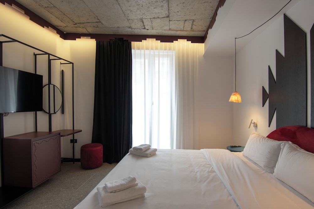 bazaar hotel
