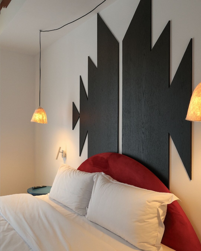 bazaar hotel