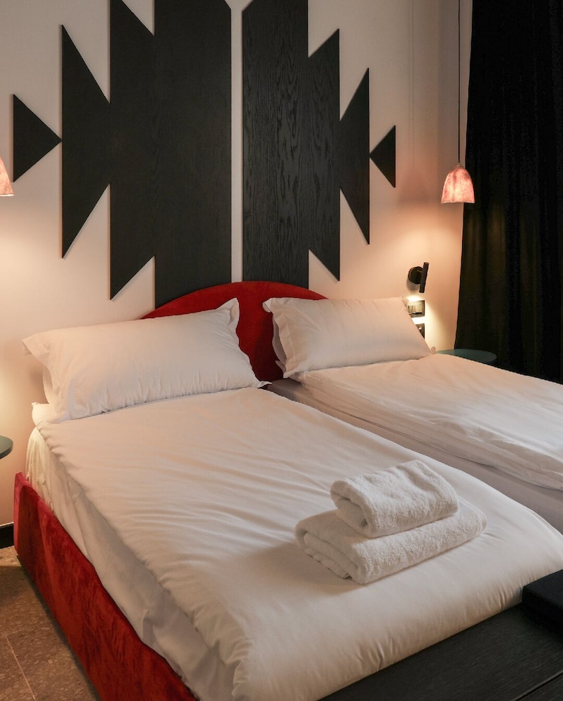 bazaar hotel