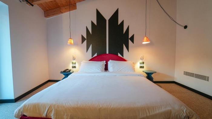 bazaar hotel