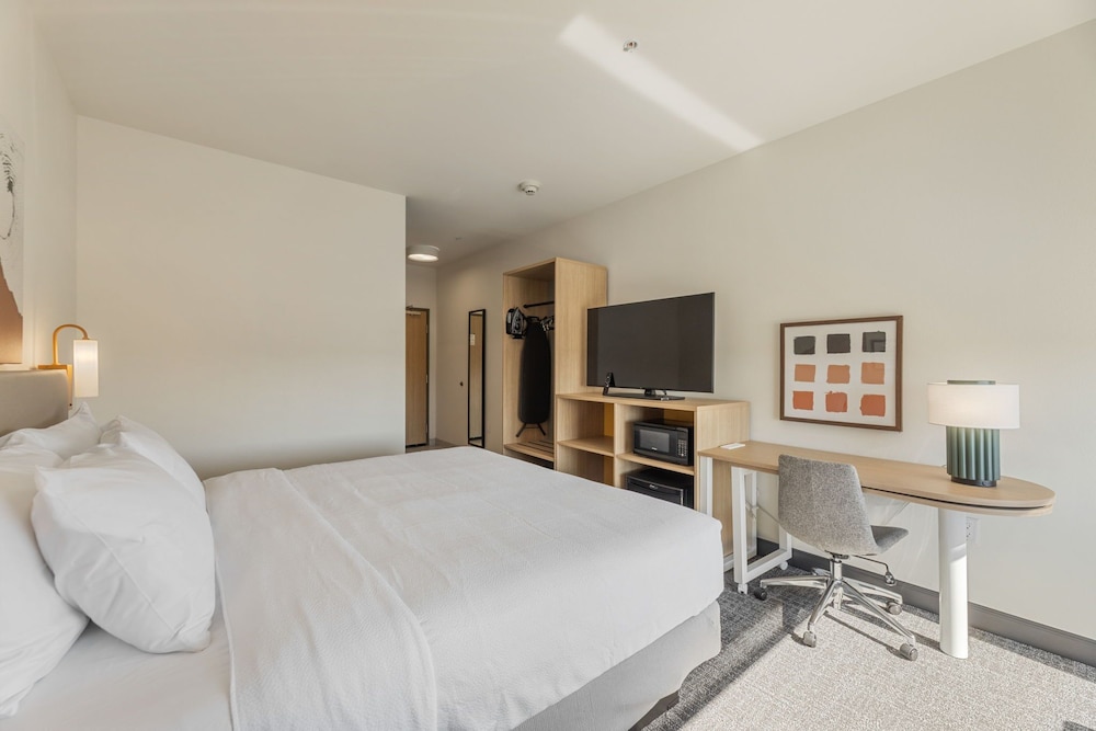 spark by hilton garland dallas east