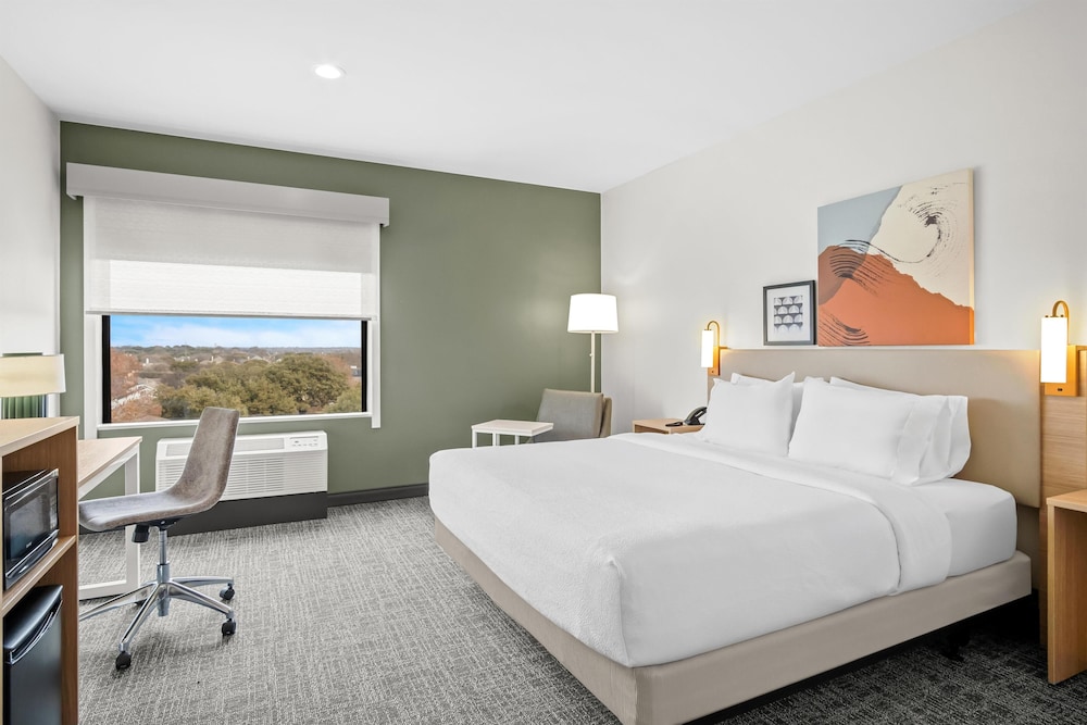 spark by hilton garland dallas east