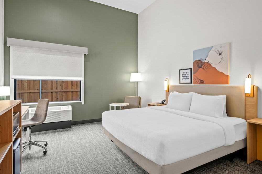 spark by hilton garland dallas east