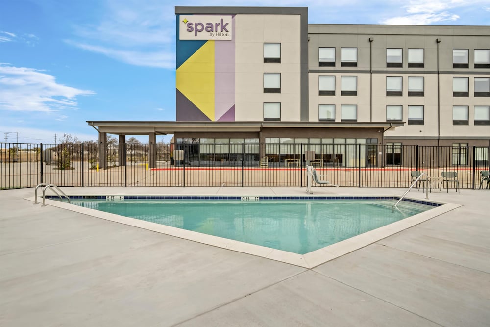 spark by hilton garland dallas east