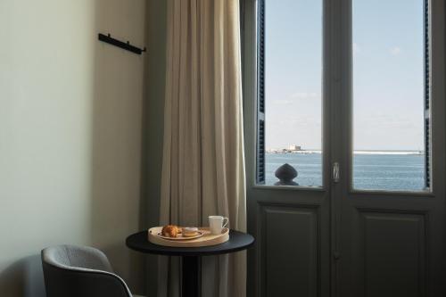 grey l studio apartments corniche alexandria