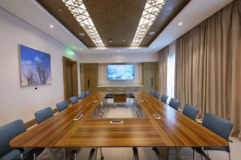 hilton garden inn al khobar king fahd causeway