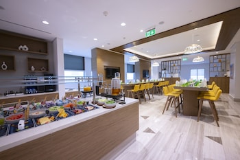 hilton garden inn al khobar king fahd causeway