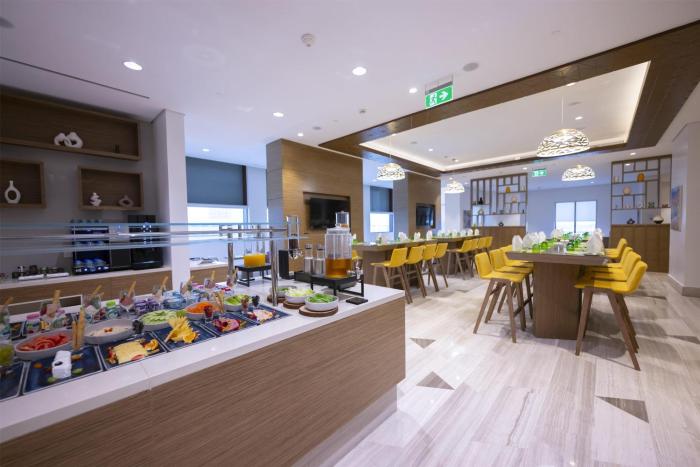 hilton garden inn al khobar king fahd causeway