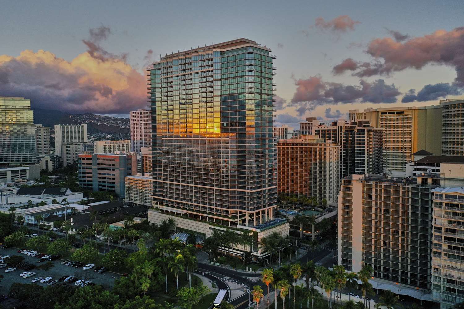 ka la i waikiki beach lxr hotels and resorts