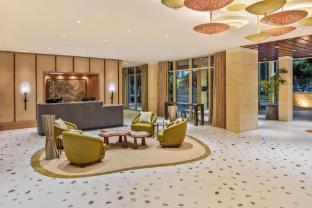 ka la i waikiki beach lxr hotels and resorts