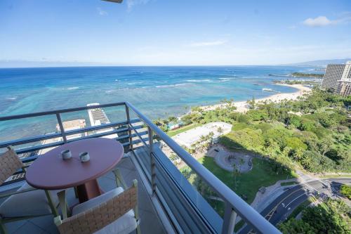 ka la i waikiki beach lxr hotels and resorts