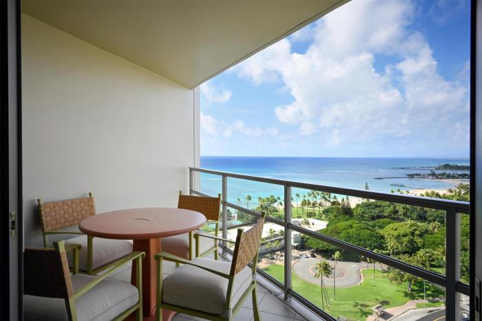 ka la i waikiki beach lxr hotels and resorts