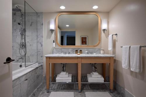 ka la i waikiki beach lxr hotels and resorts