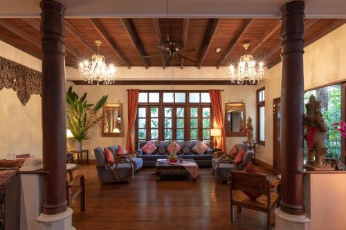ariyasomvilla hotel