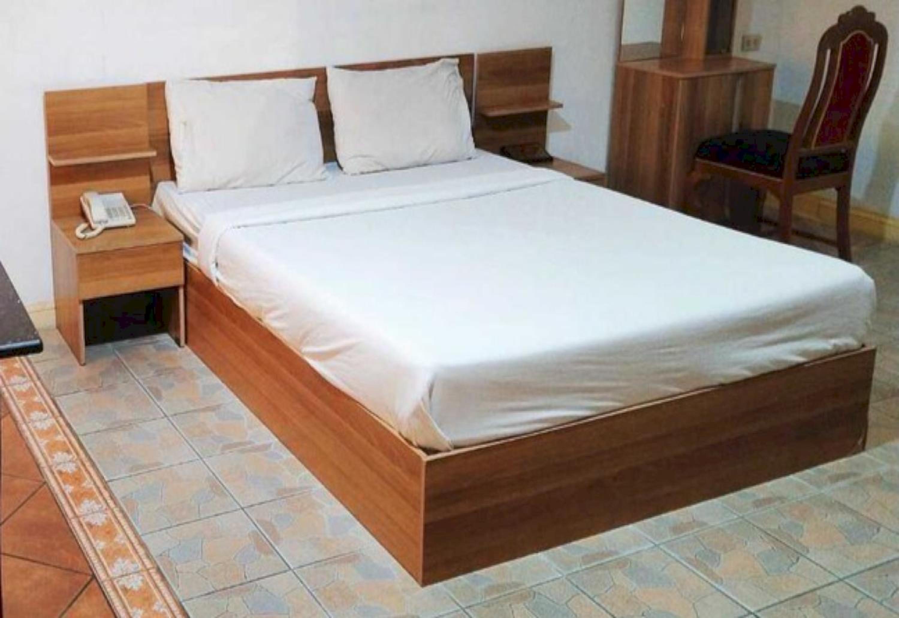 oyo 75466 13 coins bang yai hotel