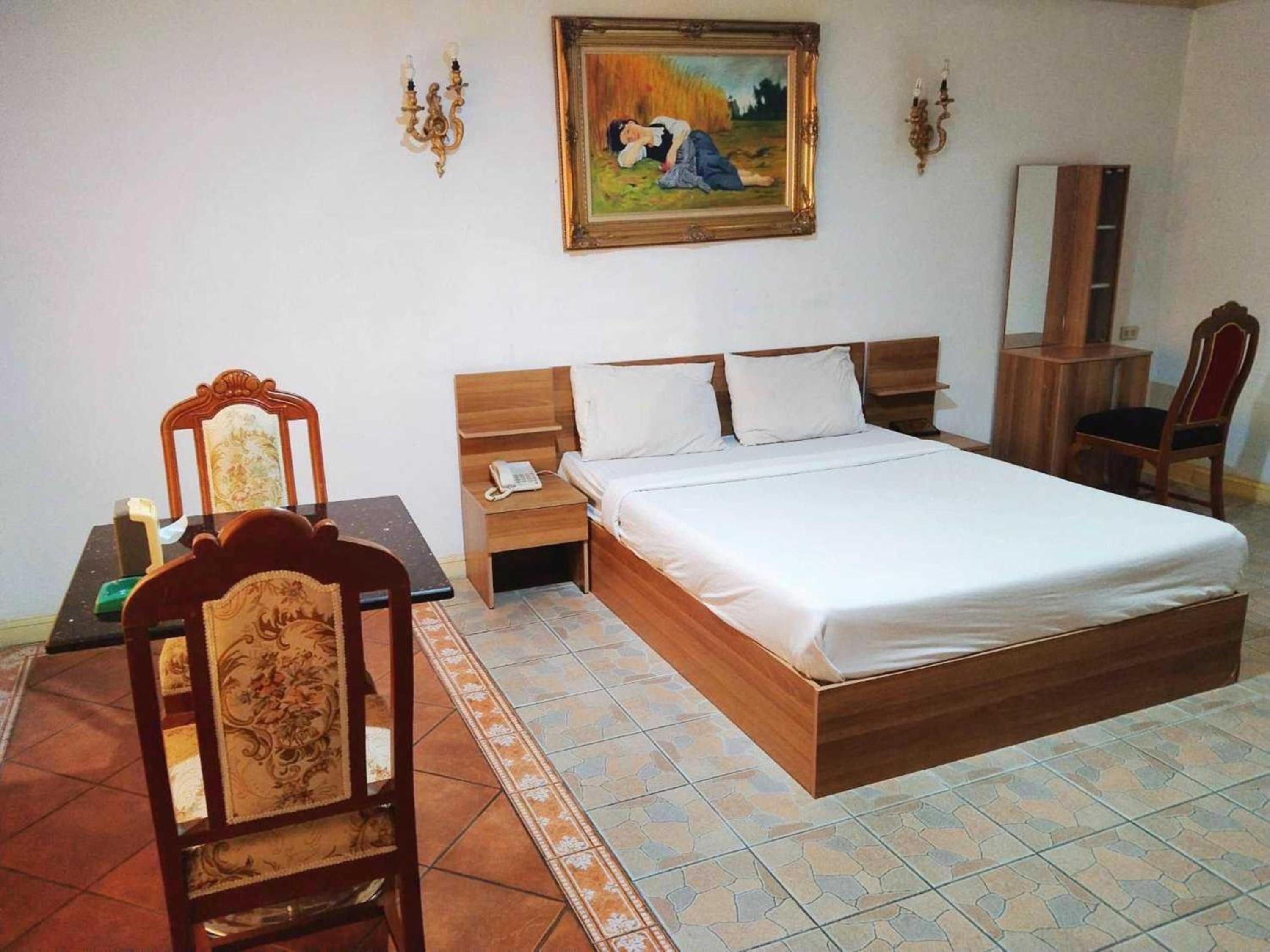 oyo 75466 13 coins bang yai hotel