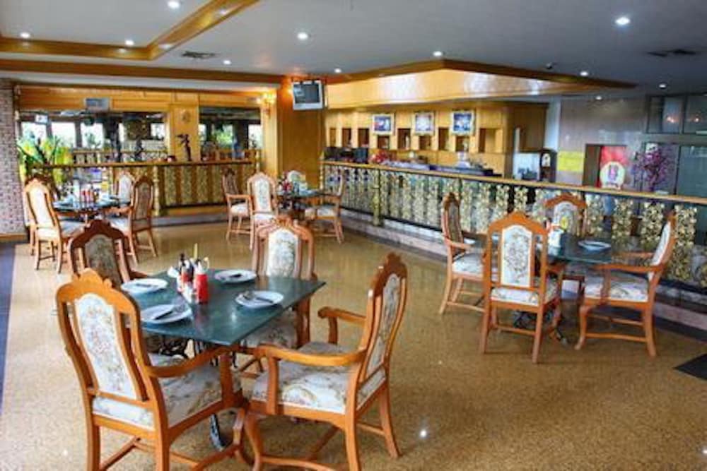 oyo 75466 13 coins bang yai hotel
