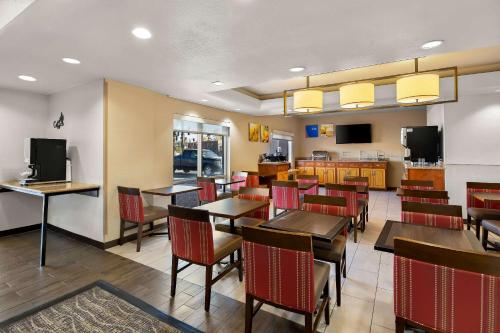 comfort inn and suites
