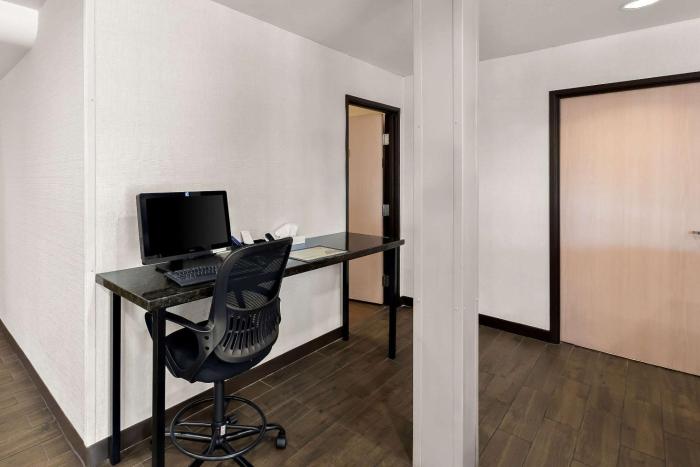 comfort inn and suites