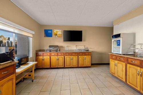 comfort inn and suites