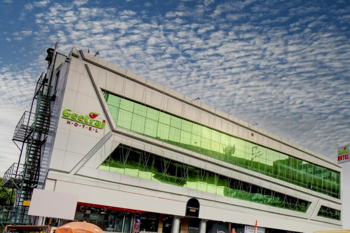 super townhouse geetraj near shalimar gateway