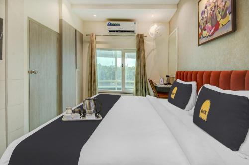 super townhouse geetraj near shalimar gateway