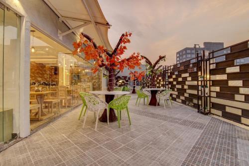 super townhouse geetraj near shalimar gateway