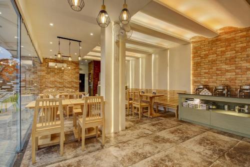 super townhouse geetraj near shalimar gateway