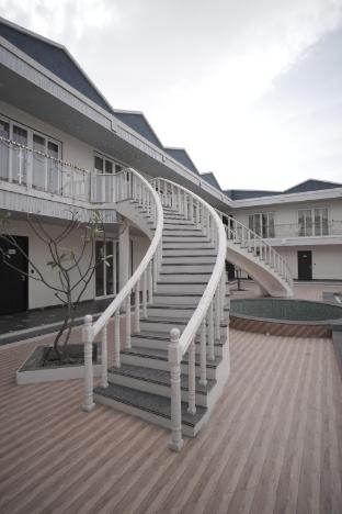 the trade international