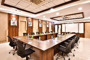 click hotel sagar plaza chakan pune
