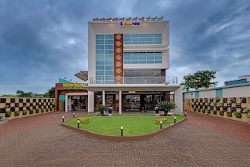 click hotel sagar plaza chakan pune