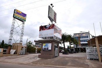 click hotel sagar plaza chakan pune