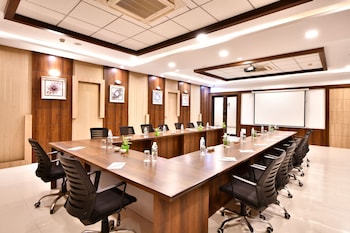 click hotel sagar plaza chakan pune