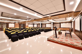 click hotel sagar plaza chakan pune