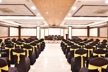 click hotel sagar plaza chakan pune