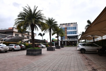 click hotel sagar plaza chakan pune