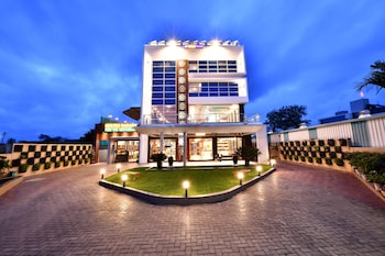 click hotel sagar plaza chakan pune