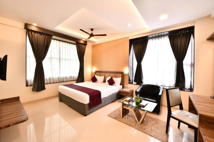 click hotel sagar plaza chakan pune