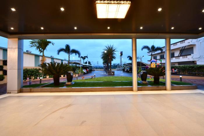 click hotel sagar plaza chakan pune