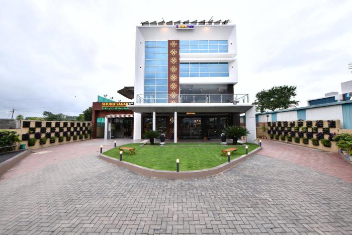 click hotel sagar plaza chakan pune