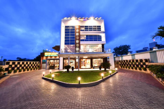 click hotel sagar plaza chakan pune