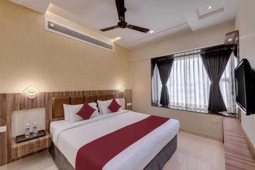 click hotel sagar plaza chakan pune