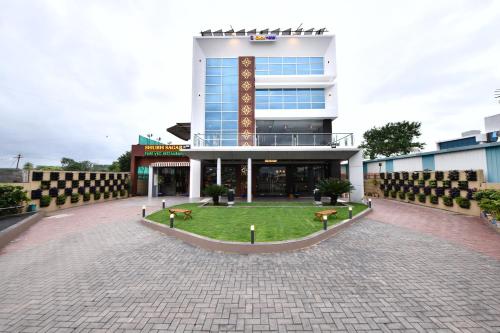 click hotel sagar plaza chakan pune