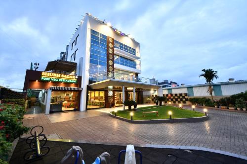 click hotel sagar plaza chakan pune