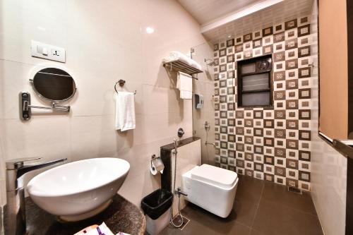click hotel sagar plaza chakan pune